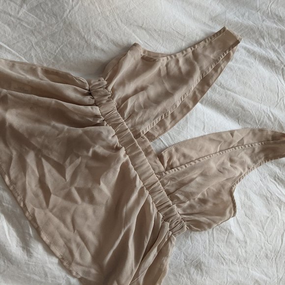 Tobi Deep-V Top - Picture 7 of 9